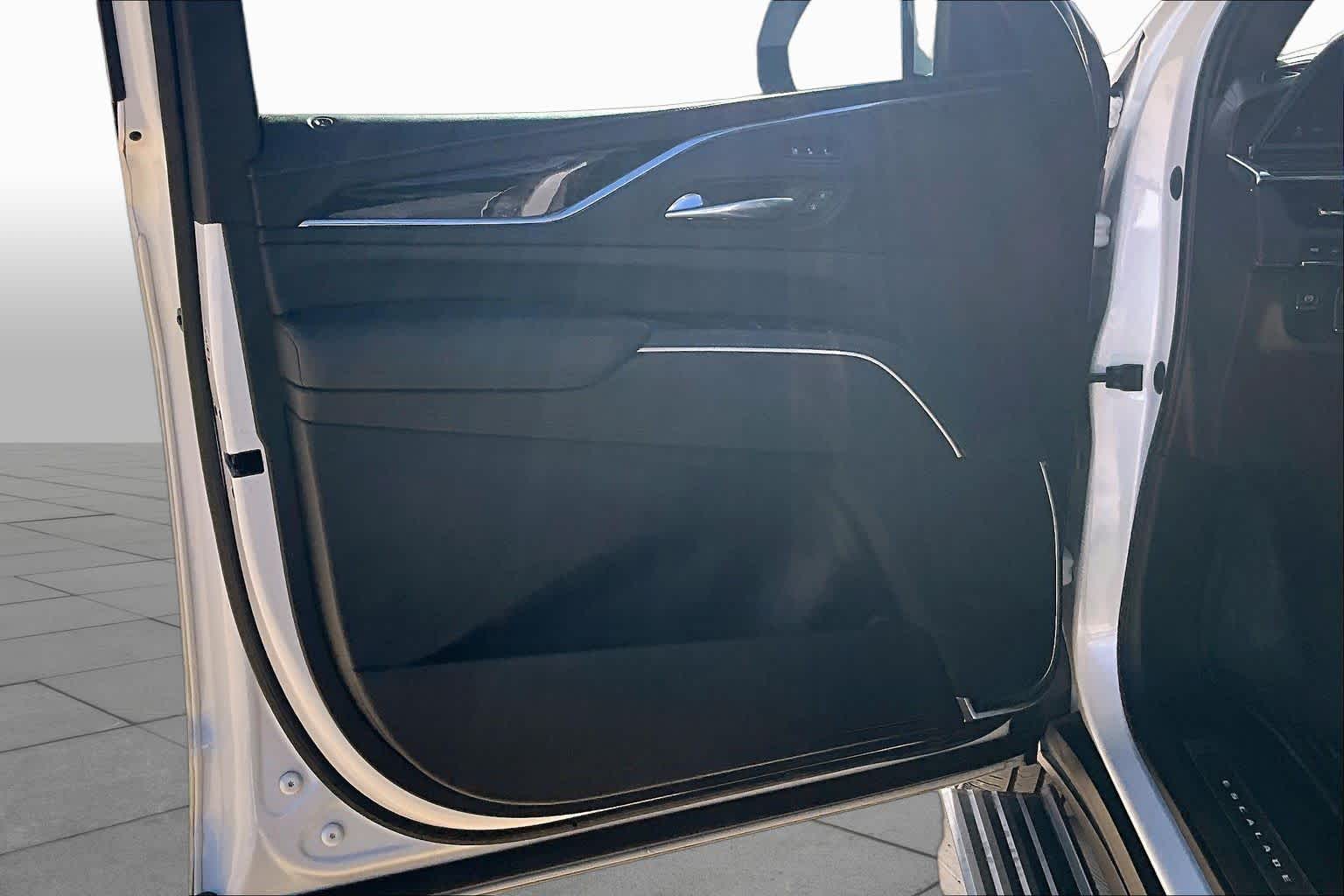2021 Cadillac Escalade Sport Crystal White Tricoat at Beck & Masten Kia