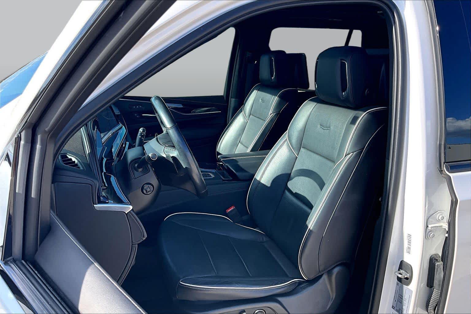2021 Cadillac Escalade Sport Crystal White Tricoat at Beck & Masten Kia
