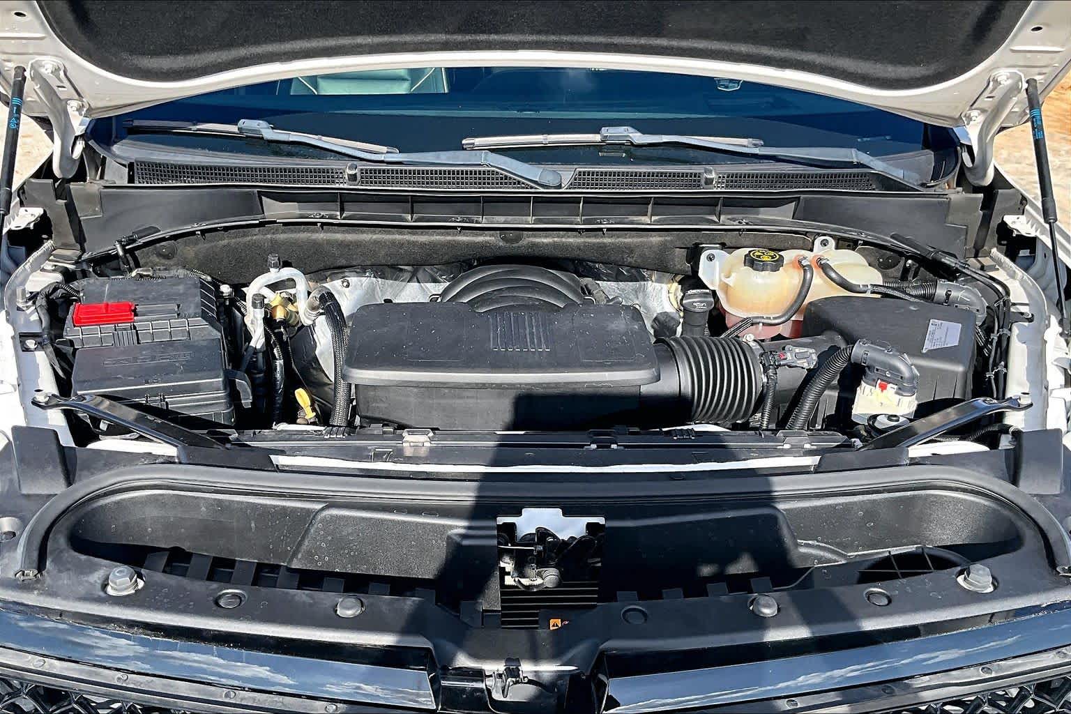 2021 Cadillac Escalade Sport Crystal White Tricoat at Beck & Masten Kia