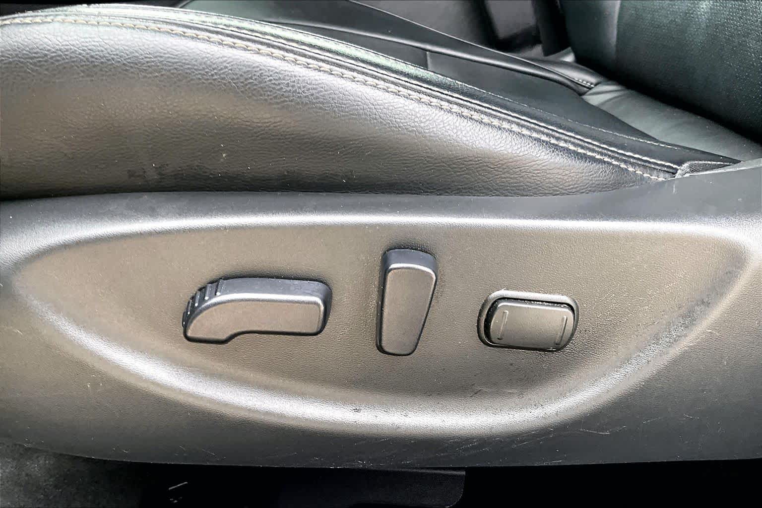 2022 Nissan Maxima SV Pearl White Tricoat at Auto Boutique Texas