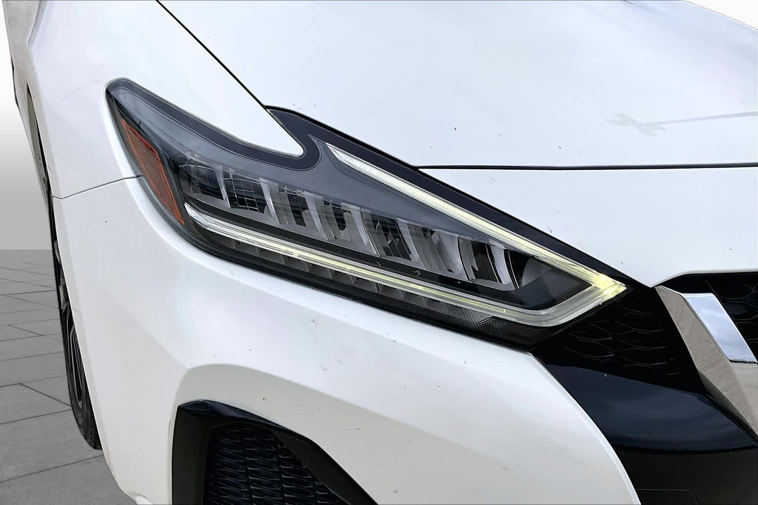2022 Nissan Maxima SV Pearl White Tricoat at Auto Boutique Texas