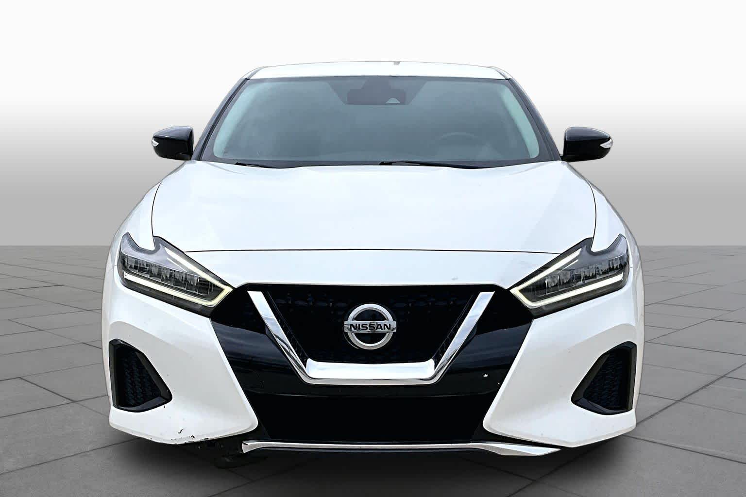 2022 Nissan Maxima SV Pearl White Tricoat at Auto Boutique Texas