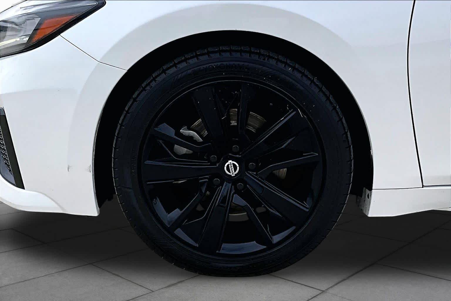 2022 Nissan Maxima SV Pearl White Tricoat at Auto Boutique Texas