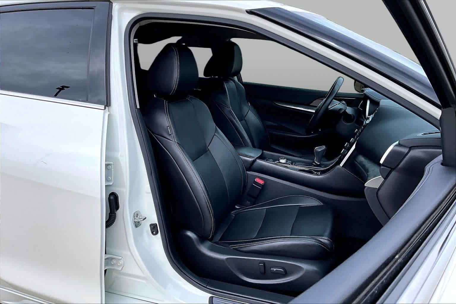 2022 Nissan Maxima SV Pearl White Tricoat at Auto Boutique Texas