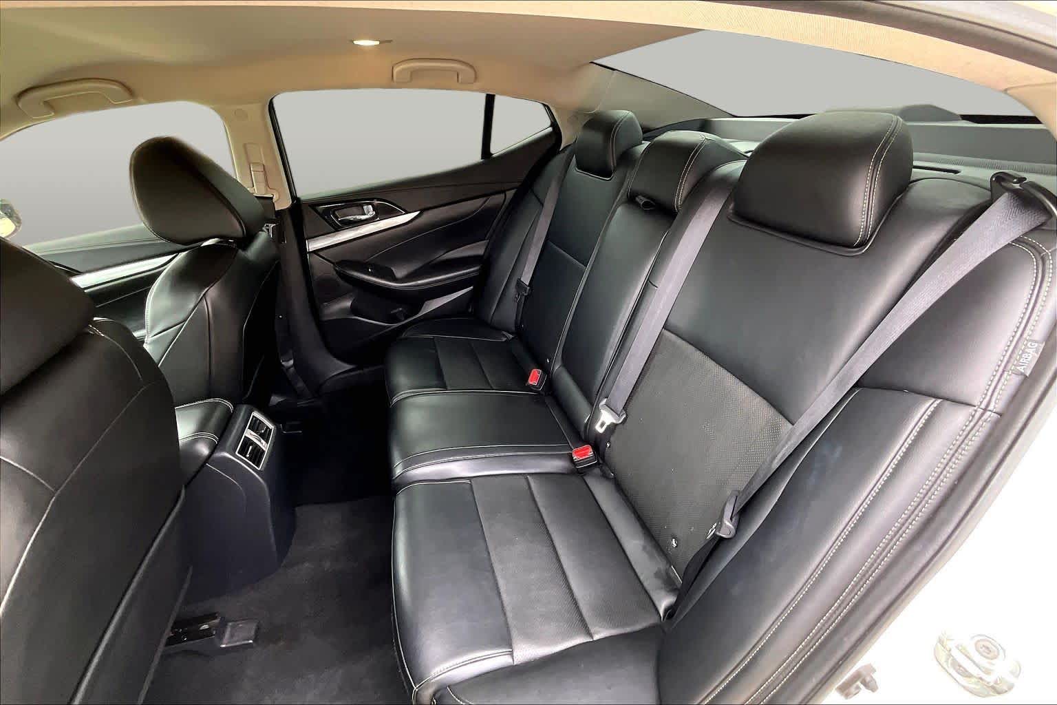 2022 Nissan Maxima SV Pearl White Tricoat at Auto Boutique Texas