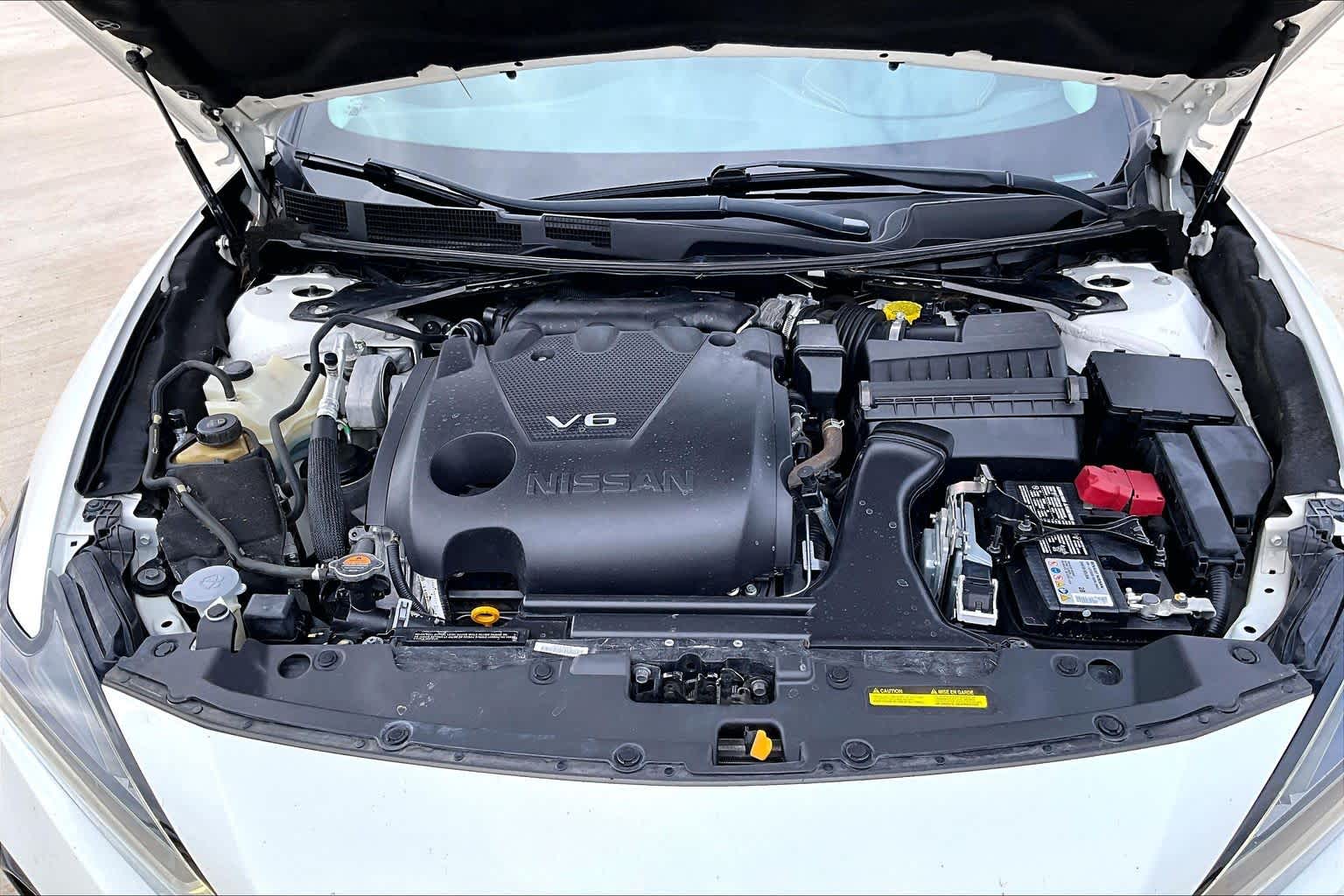 2022 Nissan Maxima SV Pearl White Tricoat at Auto Boutique Texas