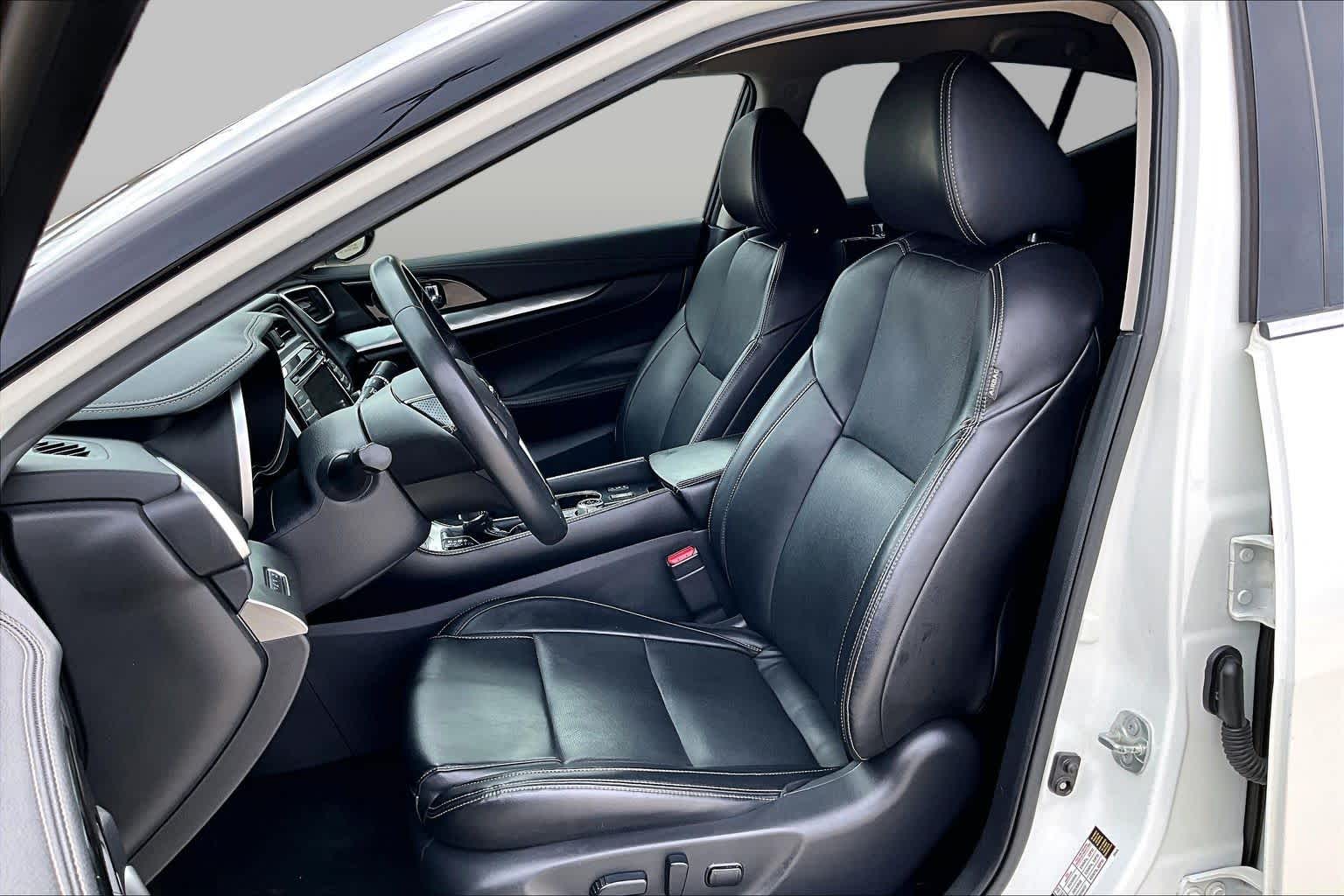 2022 Nissan Maxima SV Pearl White Tricoat at Auto Boutique Texas