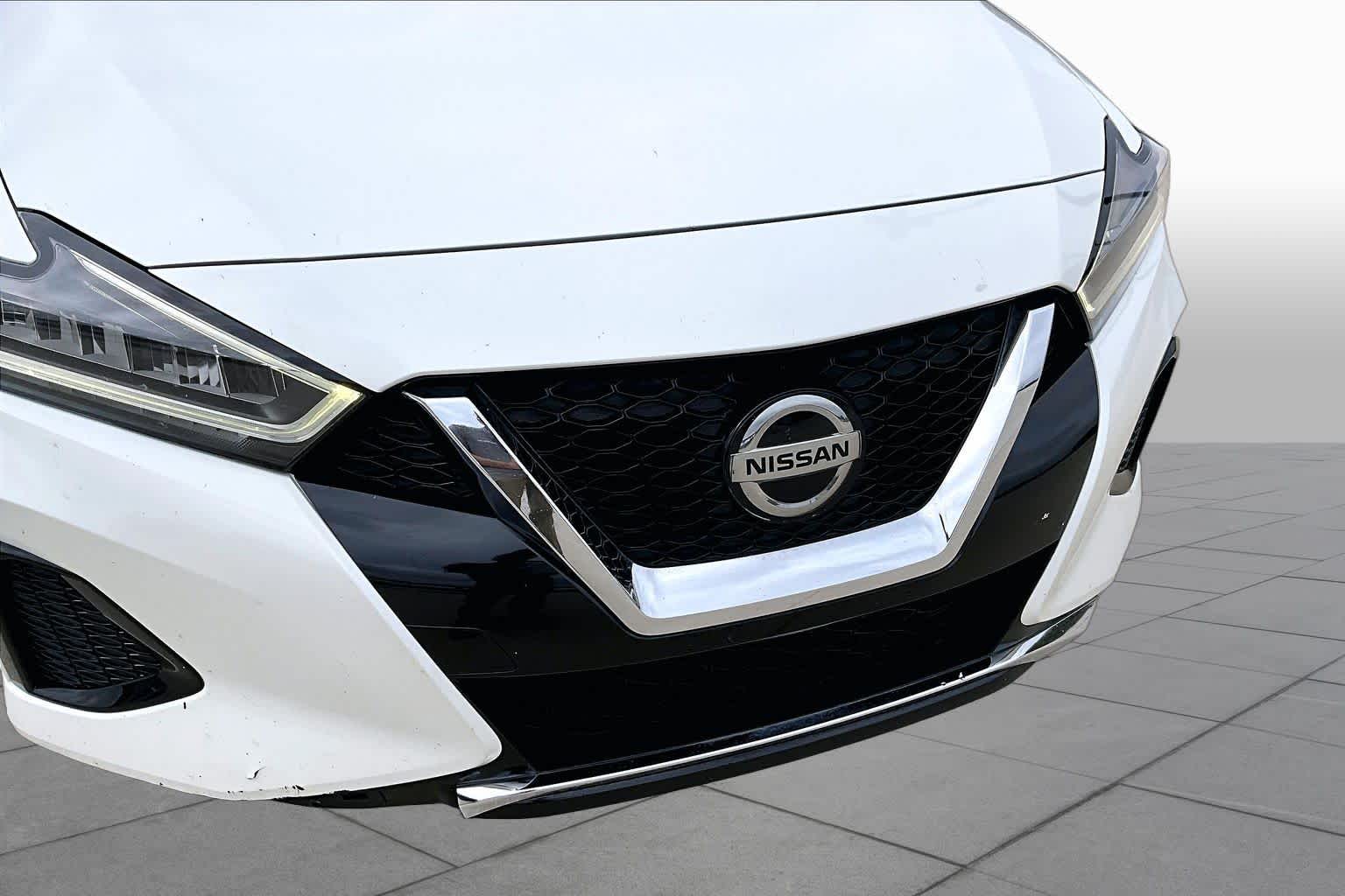 2022 Nissan Maxima SV Pearl White Tricoat at Auto Boutique Texas