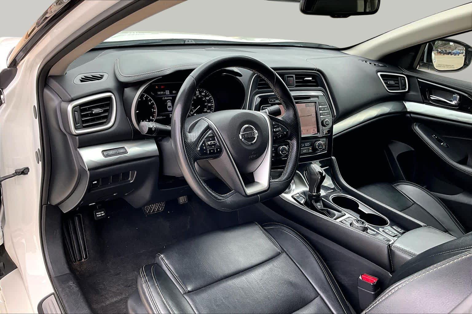 2022 Nissan Maxima SV Pearl White Tricoat at Auto Boutique Texas