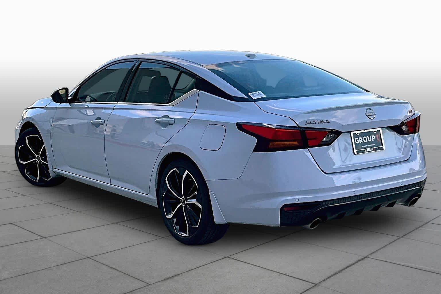 2024 Nissan Altima 2.5 SR - 11