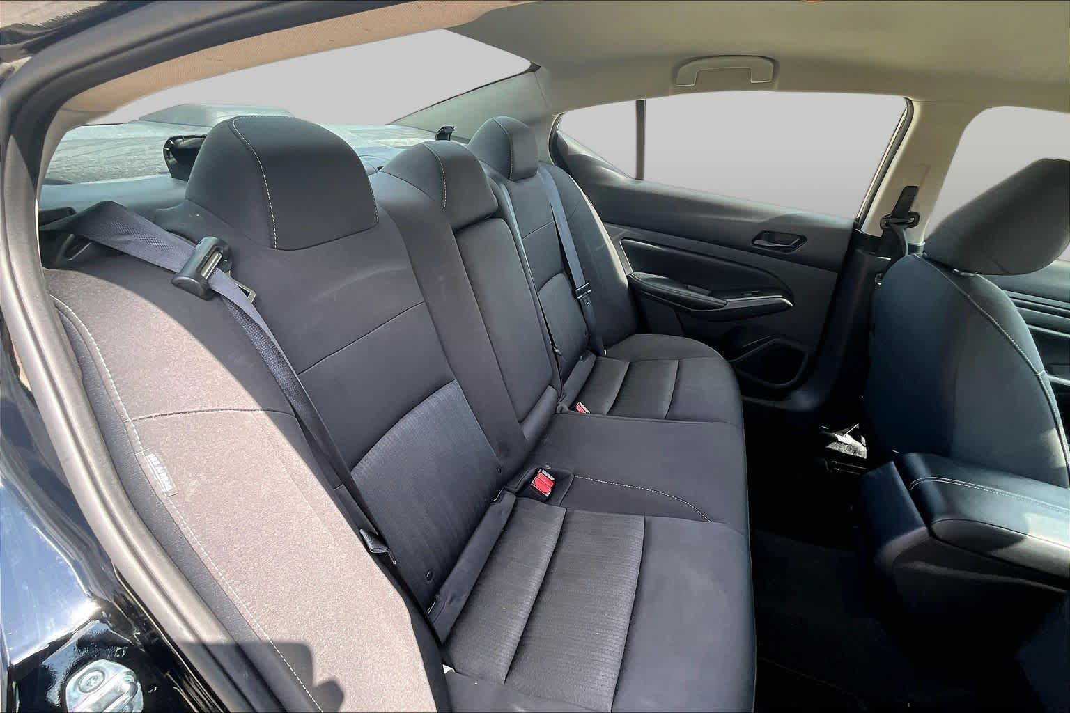 2024 Nissan Altima photo 19 of 32