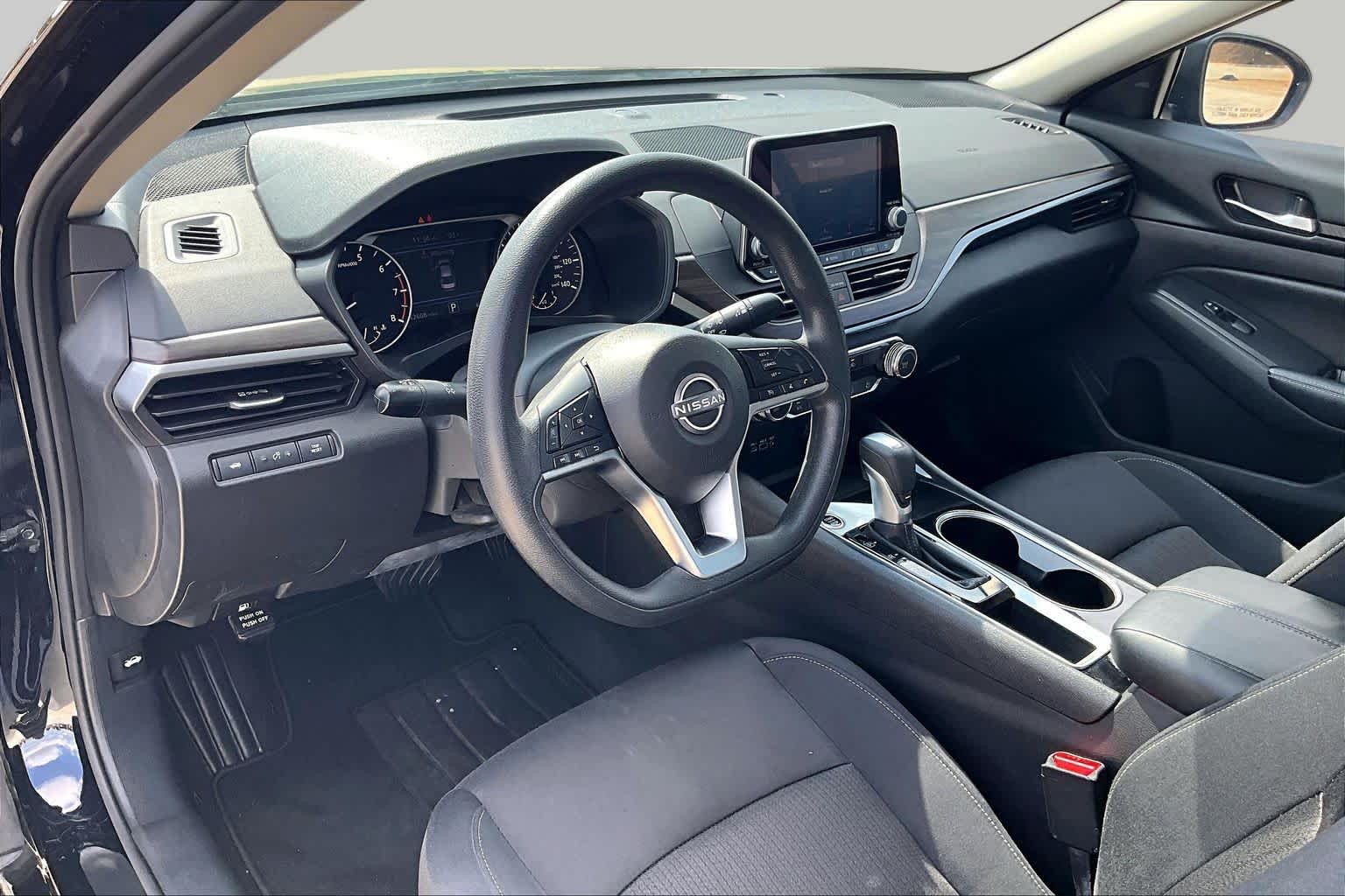 2024 Nissan Altima photo 16 of 32