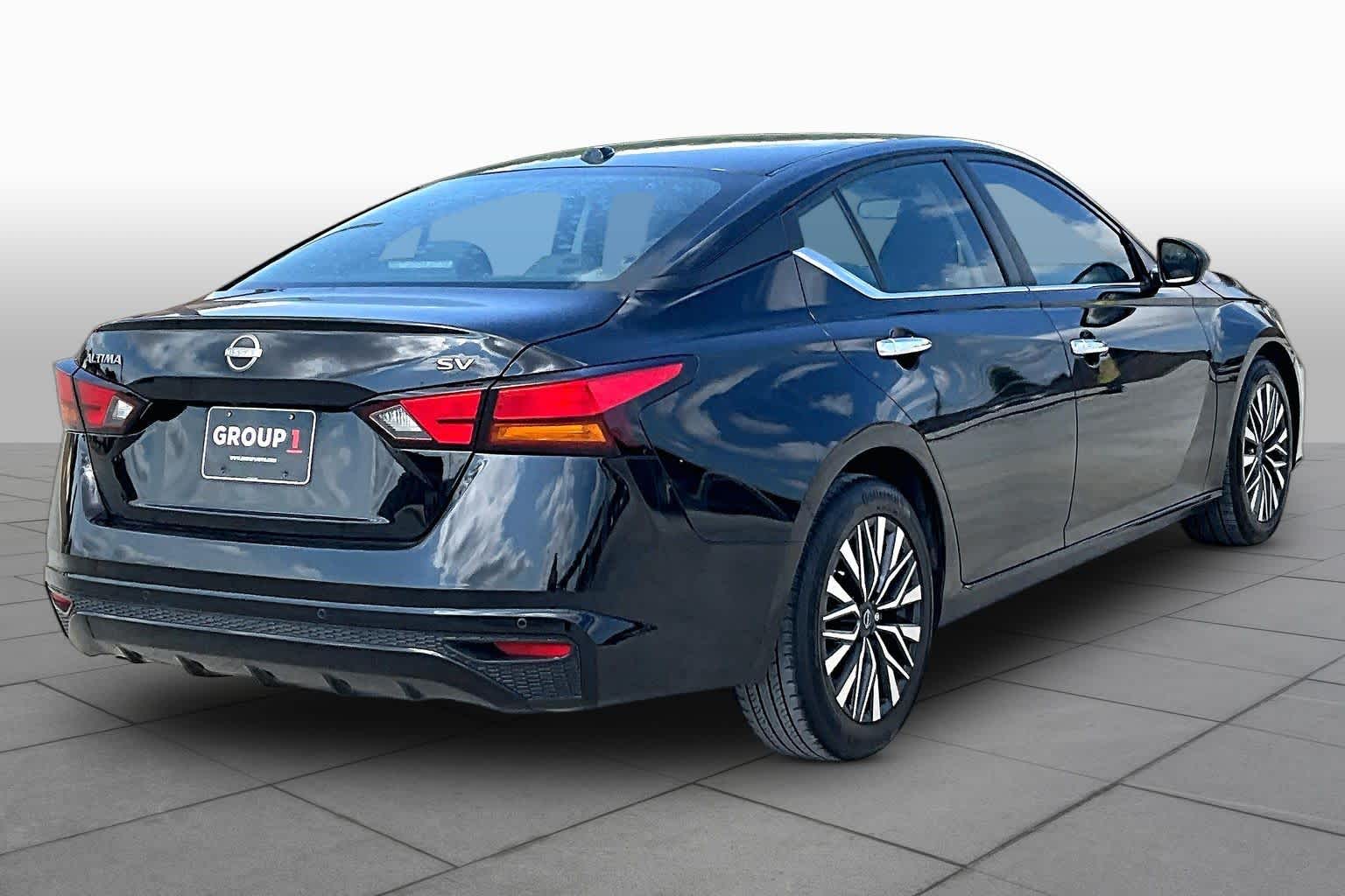 2024 Nissan Altima photo 12 of 32