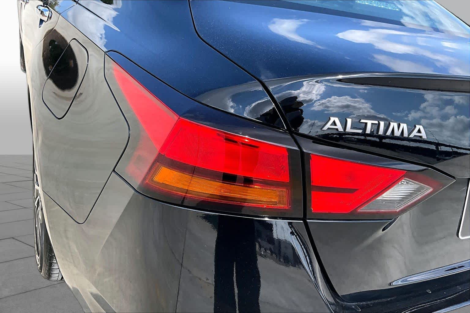 2024 Nissan Altima photo 27 of 32