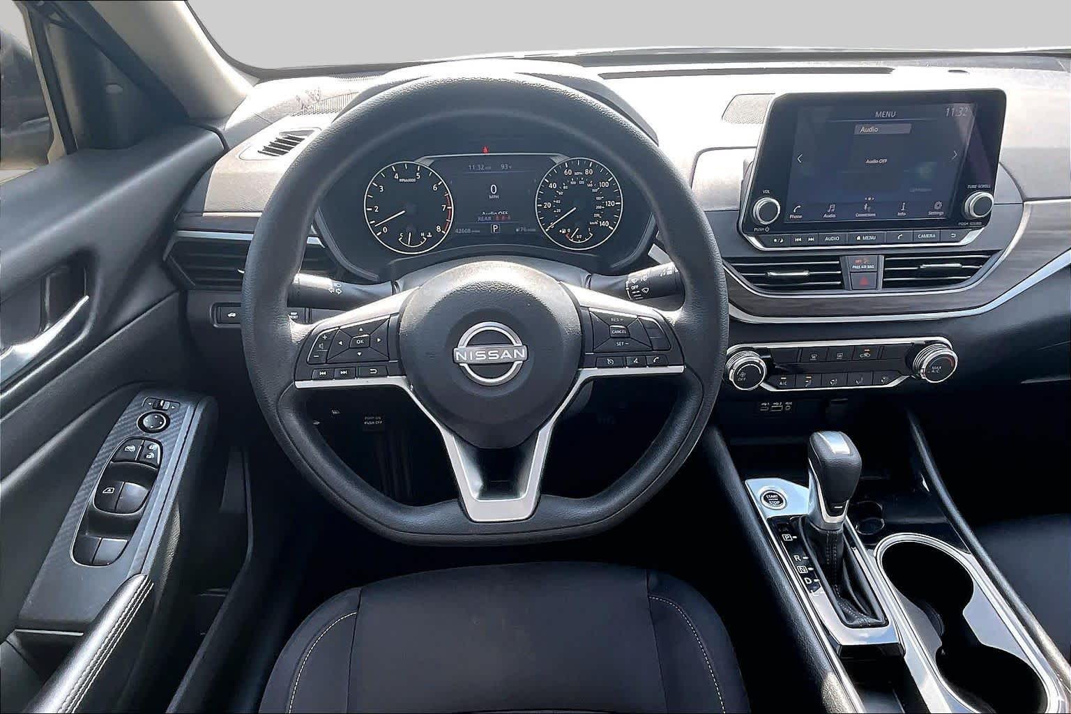 2024 Nissan Altima photo 6 of 32