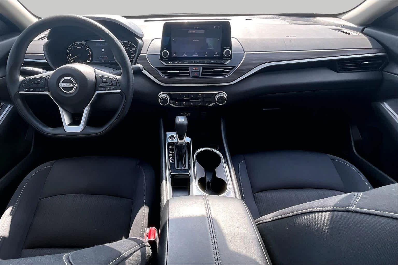 2024 Nissan Altima photo 14 of 32