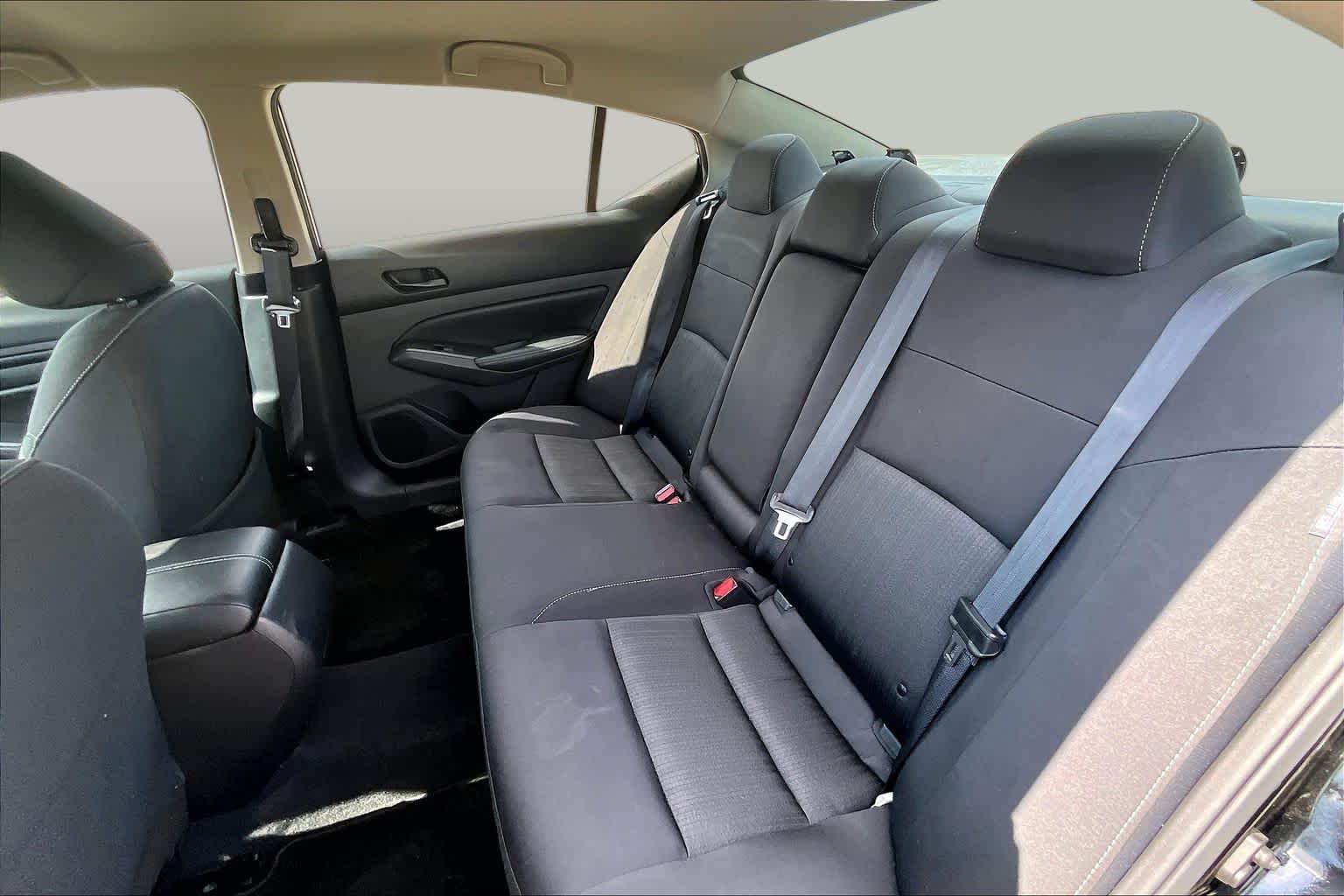2024 Nissan Altima photo 18 of 32