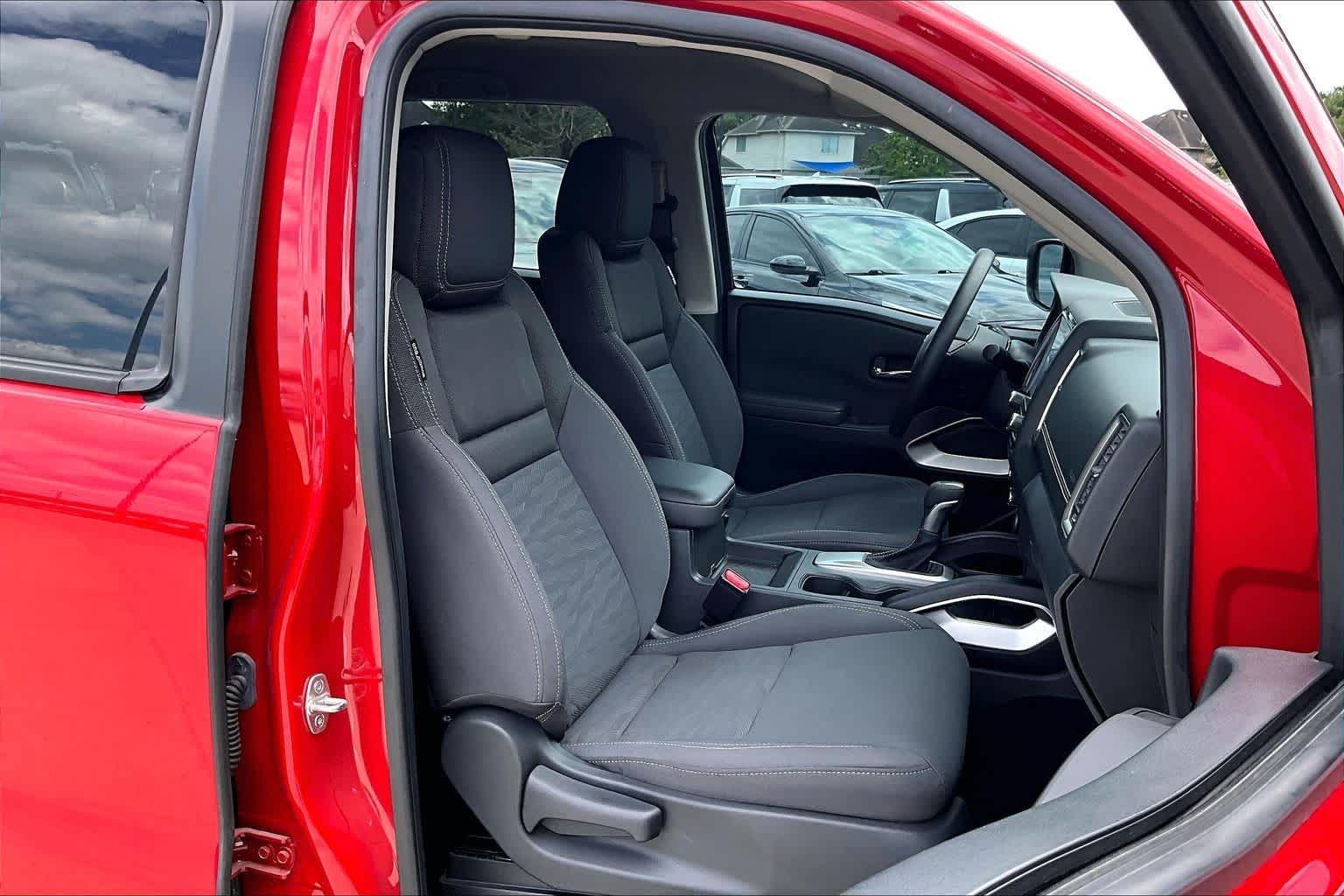 2024 Nissan Frontier SV - 8