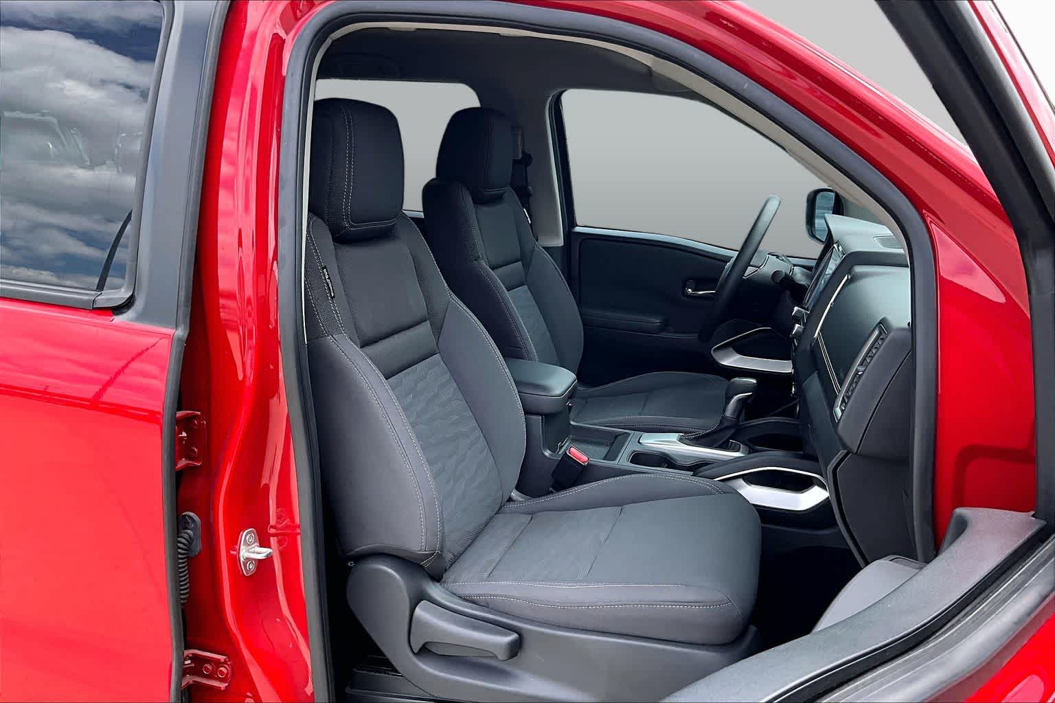 2024 Nissan Frontier SV - 8