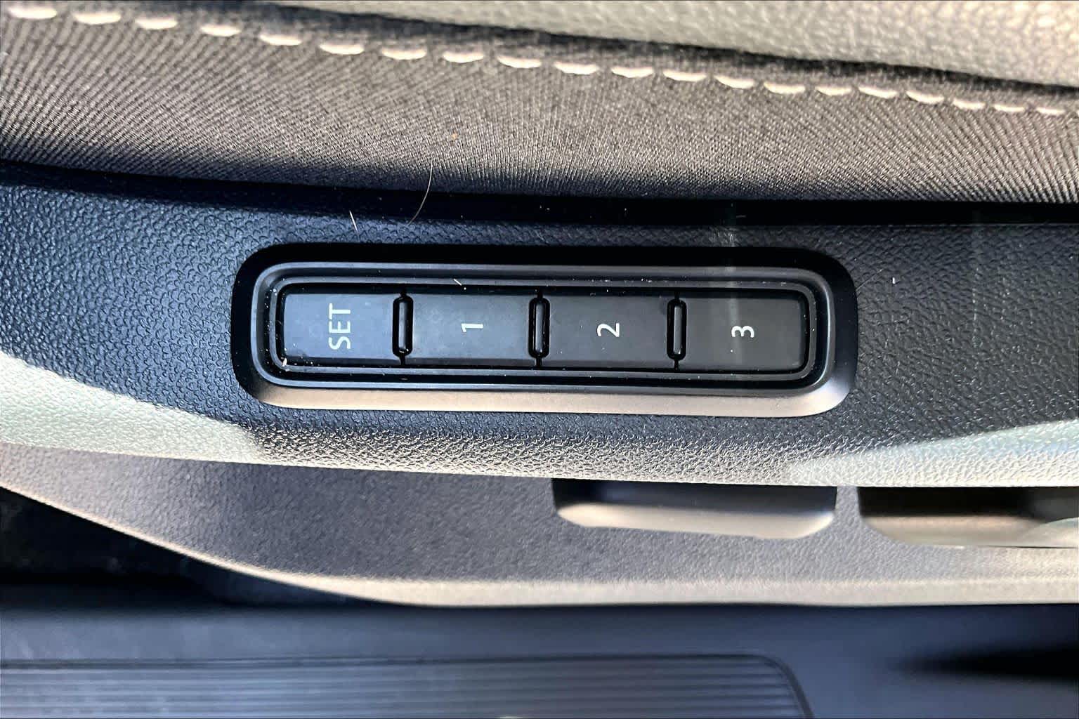 2021 Volkswagen Atlas 3.6L V6 SEL Racing Green at Group 1 Toyota Southwest
