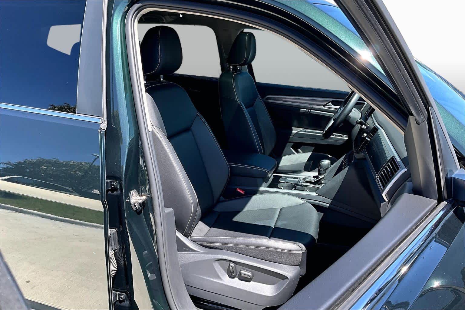 2021 Volkswagen Atlas 3.6L V6 SEL Racing Green at Group 1 Toyota Southwest