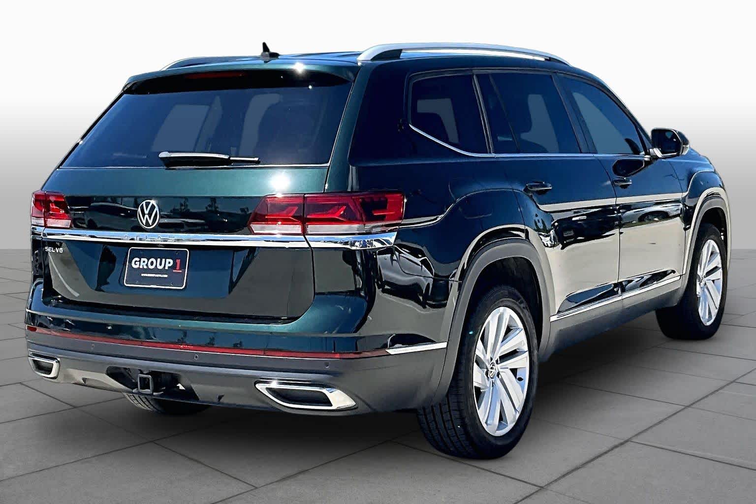 2021 Volkswagen Atlas 3.6L V6 SEL Racing Green at Group 1 Toyota Southwest