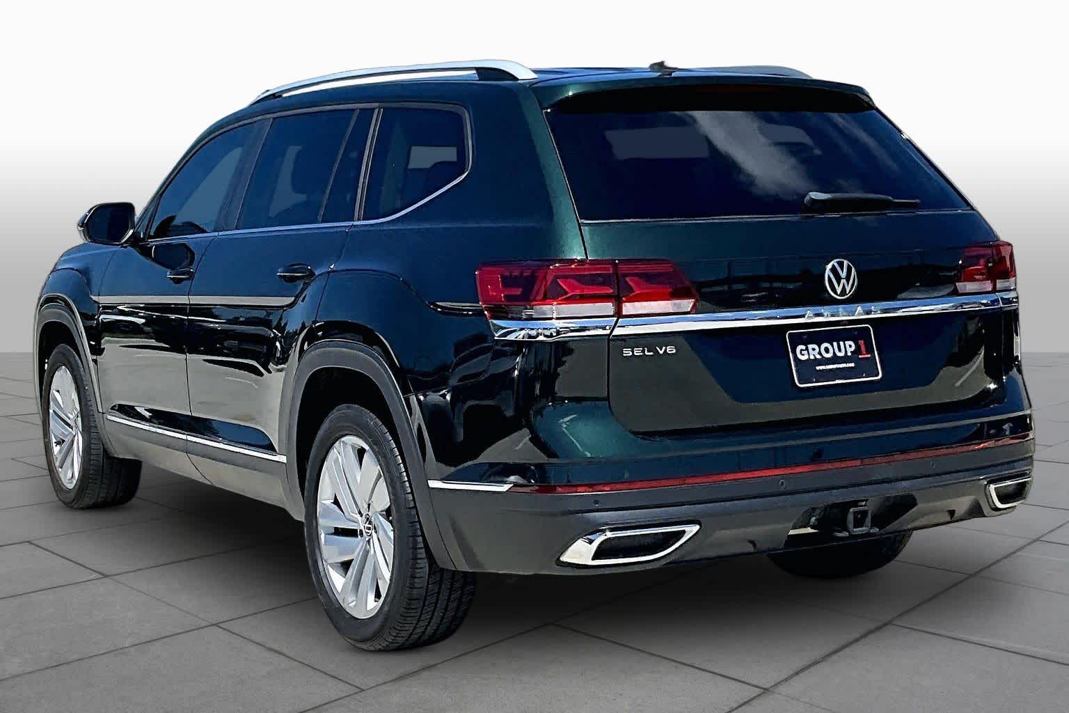 2021 Volkswagen Atlas 3.6L V6 SEL Racing Green at Group 1 Toyota Southwest