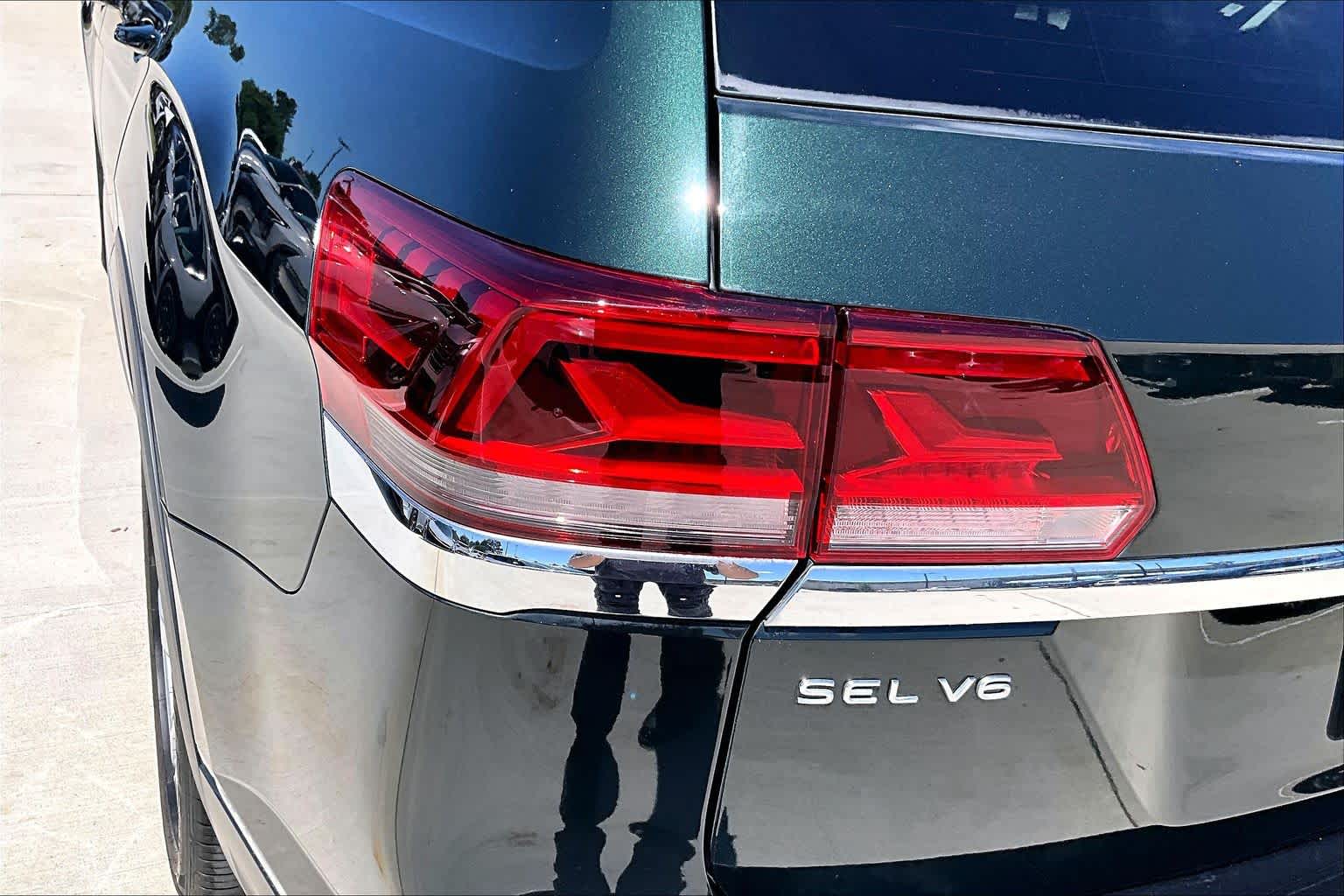 2021 Volkswagen Atlas 3.6L V6 SEL Racing Green at Group 1 Toyota Southwest