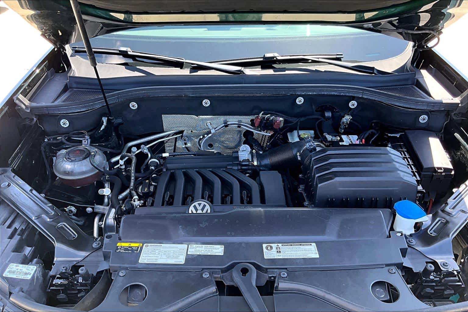 2021 Volkswagen Atlas 3.6L V6 SEL Racing Green at Group 1 Toyota Southwest