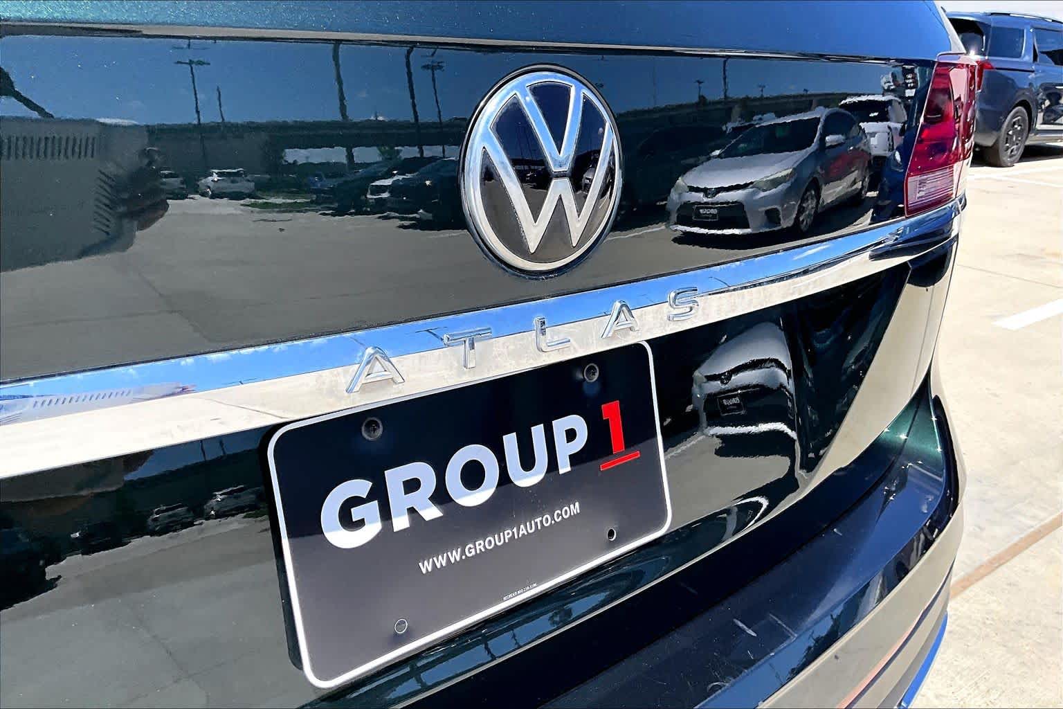 2021 Volkswagen Atlas 3.6L V6 SEL Racing Green at Group 1 Toyota Southwest