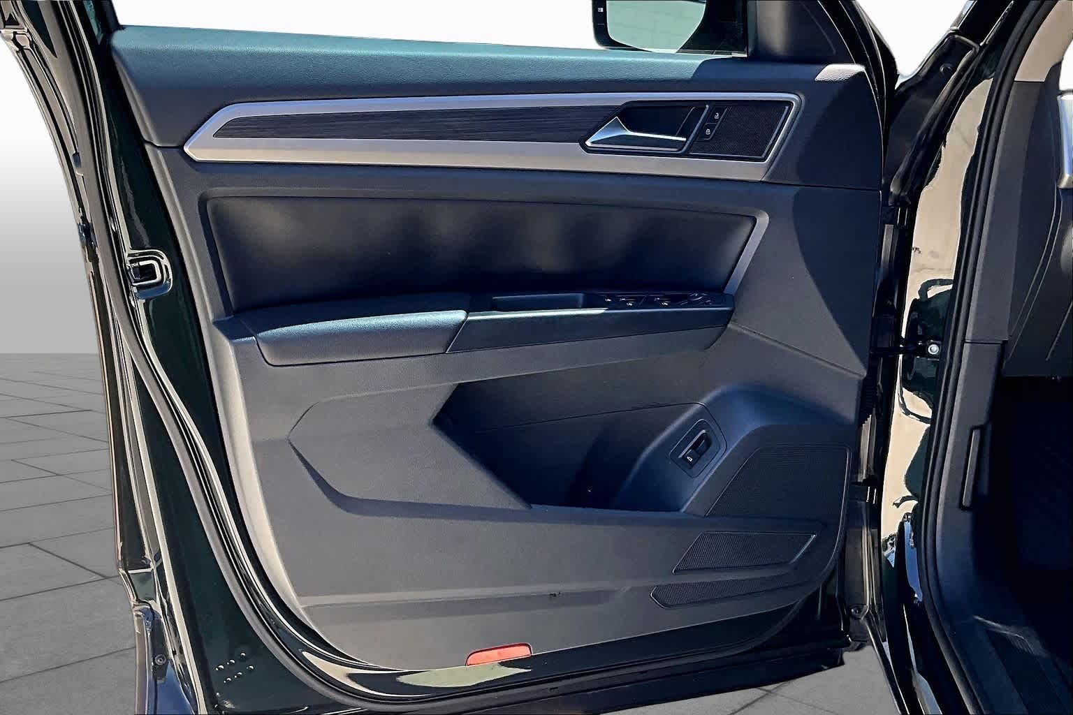 2021 Volkswagen Atlas 3.6L V6 SEL Racing Green at Group 1 Toyota Southwest