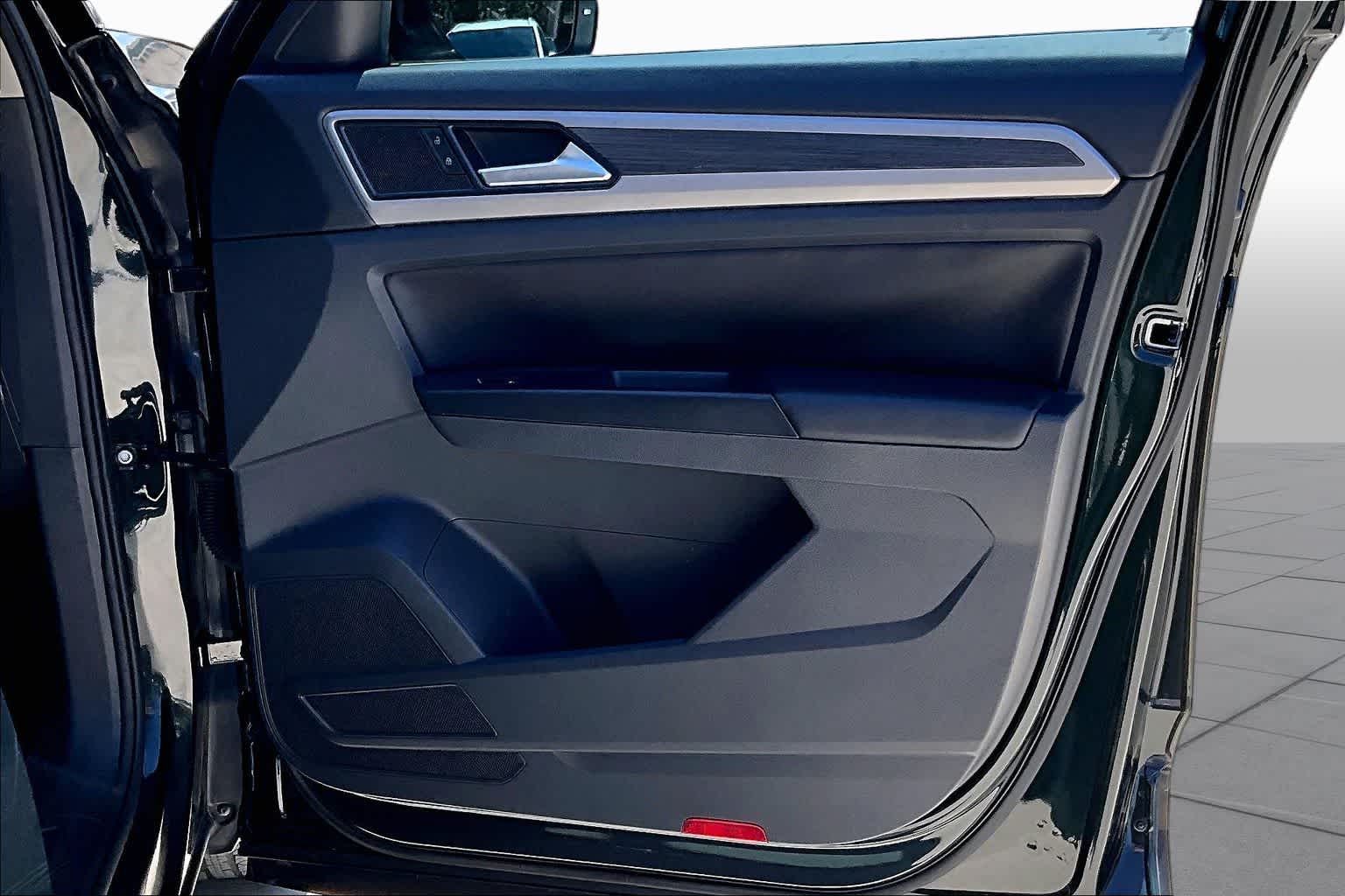 2021 Volkswagen Atlas 3.6L V6 SEL Racing Green at Group 1 Toyota Southwest