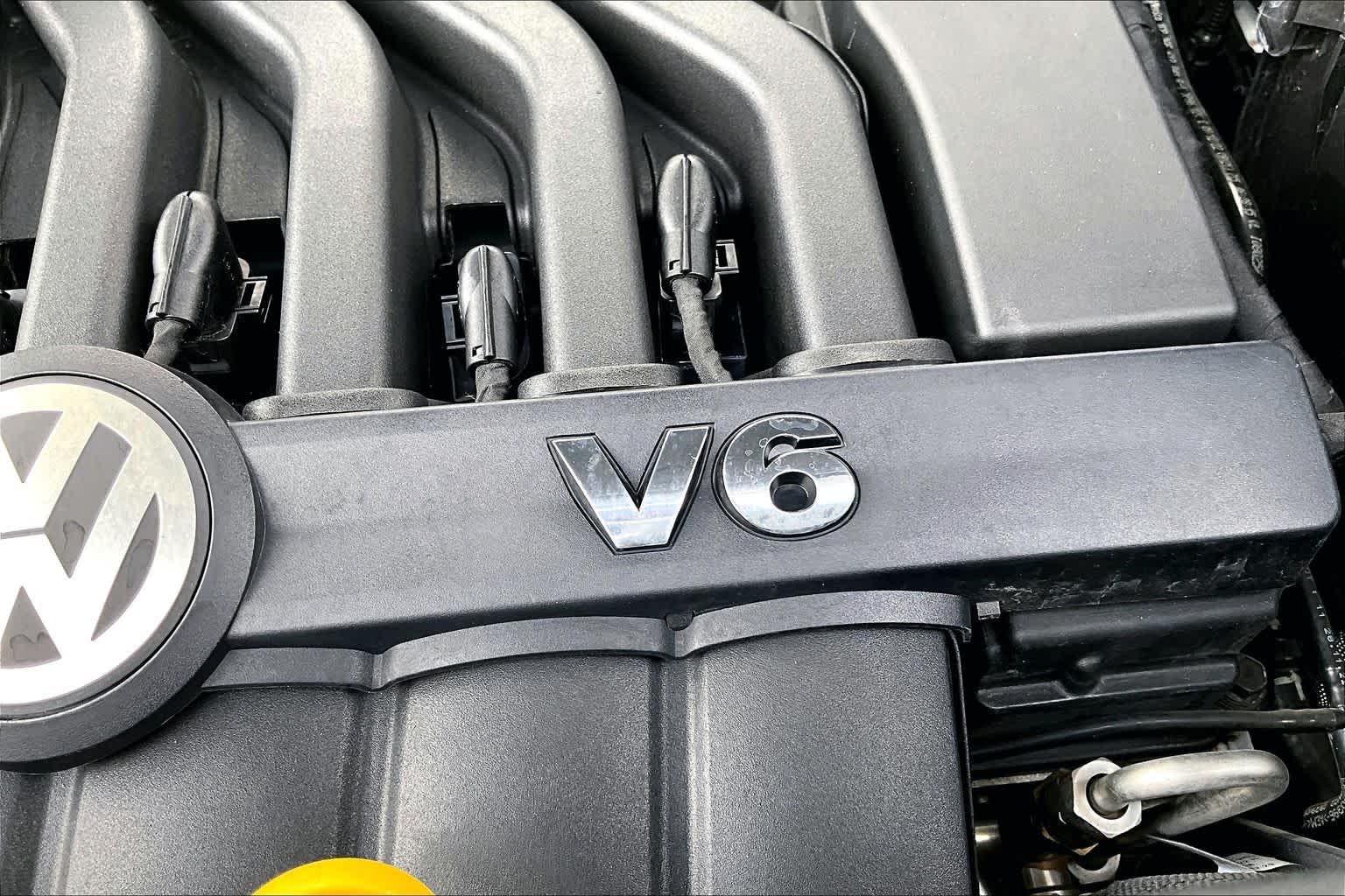2023 Volkswagen Atlas Cross Sport 3.6L V6 SEL Premium R-Line Deep Black Pearl at HGreg Houston