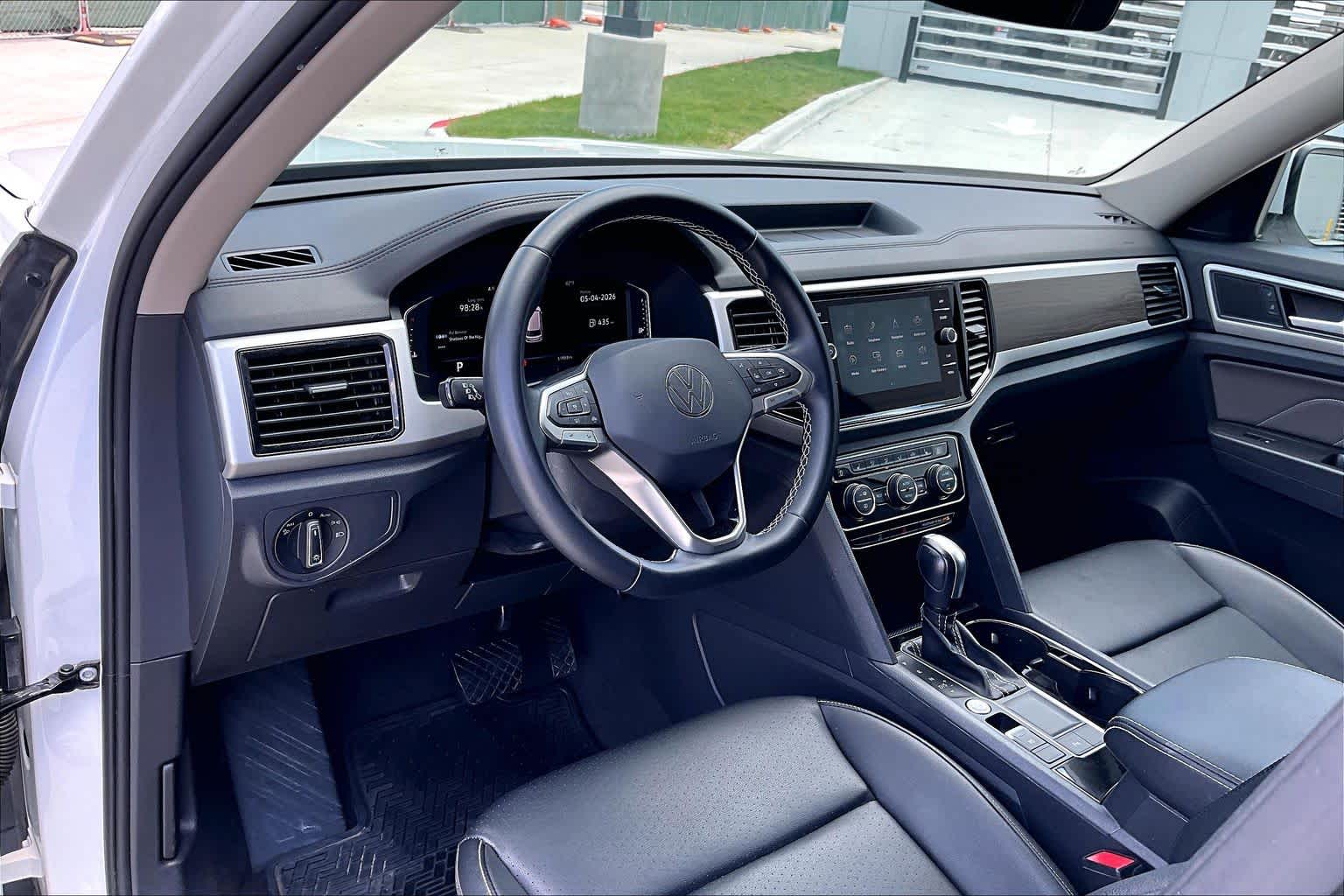 2023 Volkswagen Atlas 2.0T SE w/Technology Pure White at AutoNation Toyota Gulf Fwy