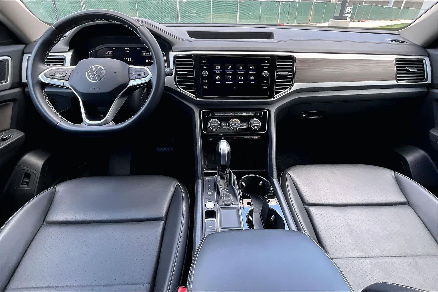 2023 Volkswagen Atlas 2.0T SE w/Technology Pure White at AutoNation Toyota Gulf Fwy