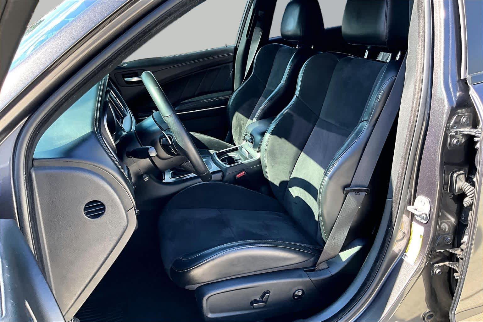 2019 Dodge Charger photo 8 of 33