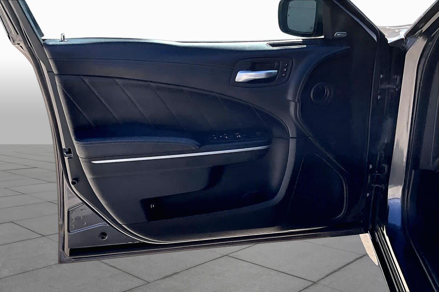 2019 Dodge Charger photo 20 of 33
