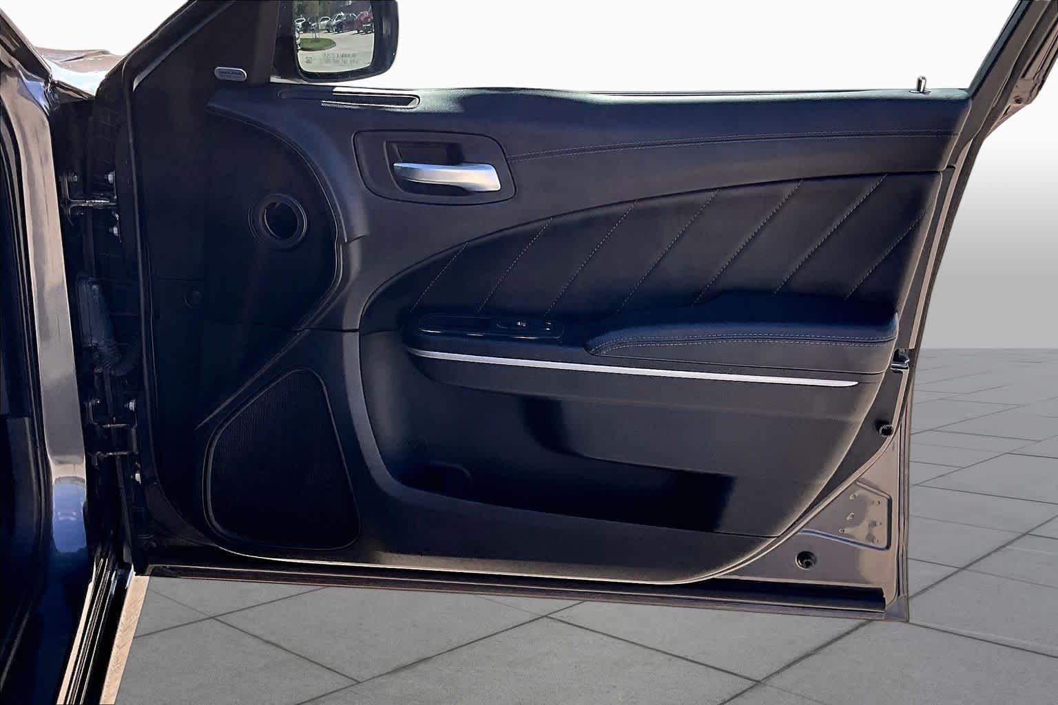 2019 Dodge Charger photo 21 of 33