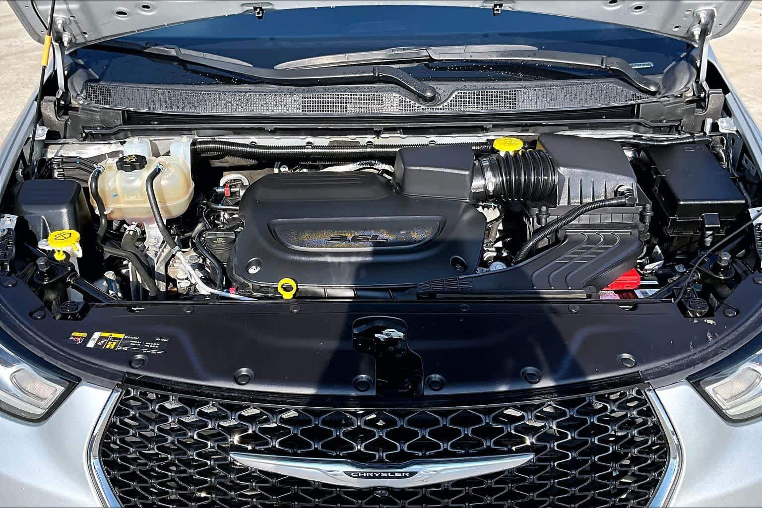 2024 Chrysler Pacifica photo 29 of 33