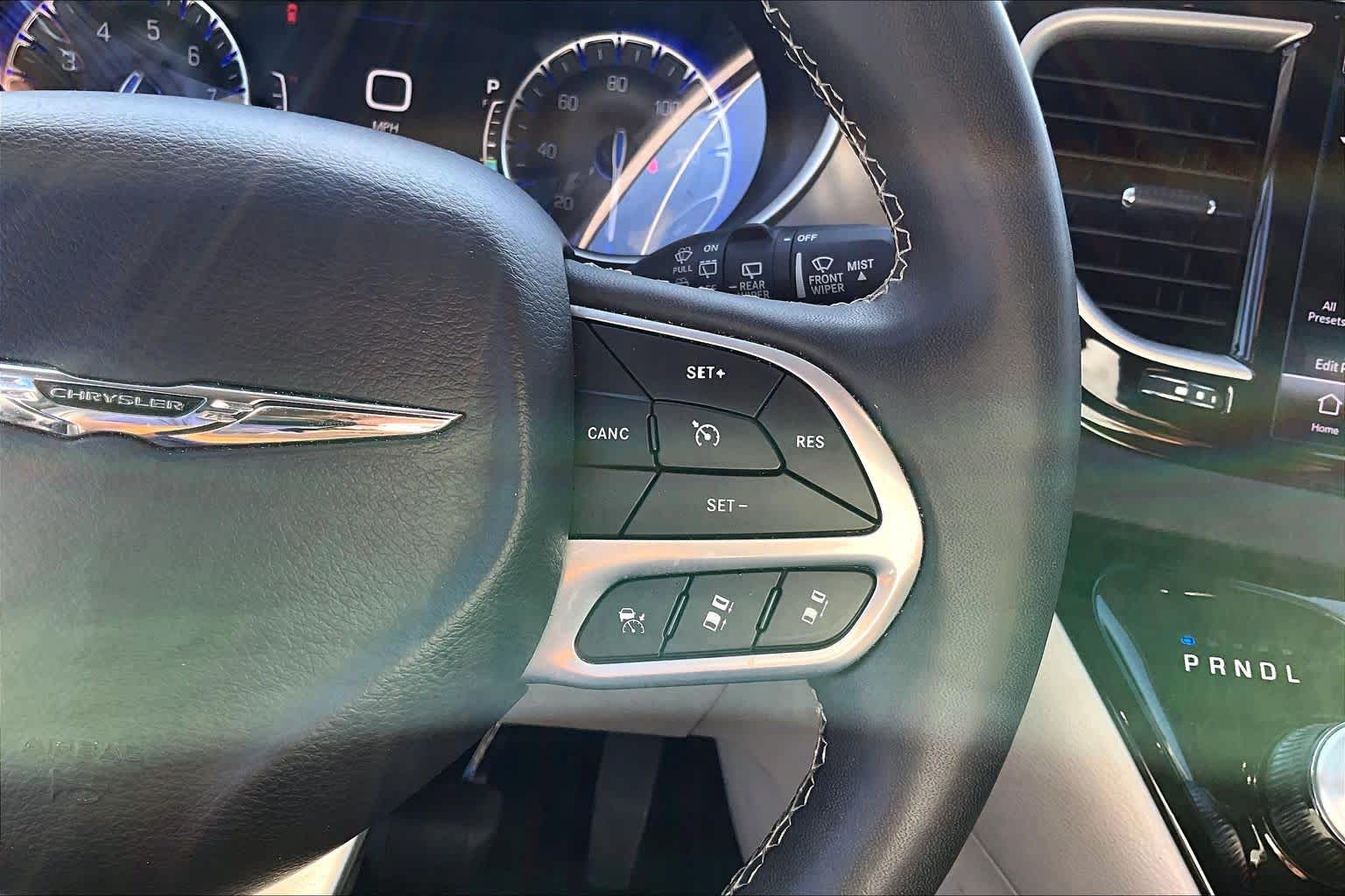 2024 Chrysler Pacifica photo 23 of 33