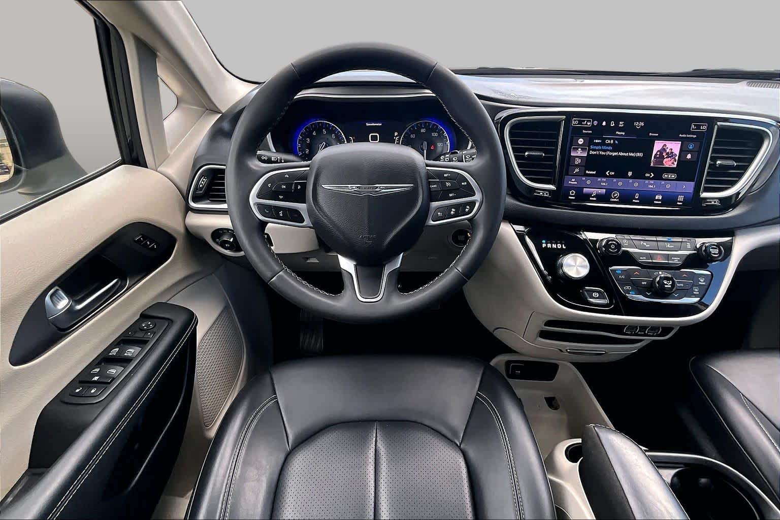 2023 Chrysler Pacifica Touring L Brilliant Black Crystal Pearlcoat at HGreg Houston