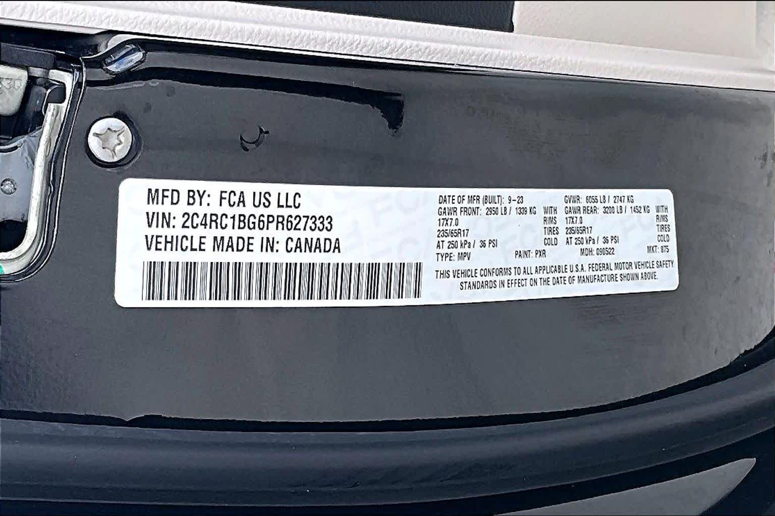 2023 Chrysler Pacifica Touring L Brilliant Black Crystal Pearlcoat at HGreg Houston