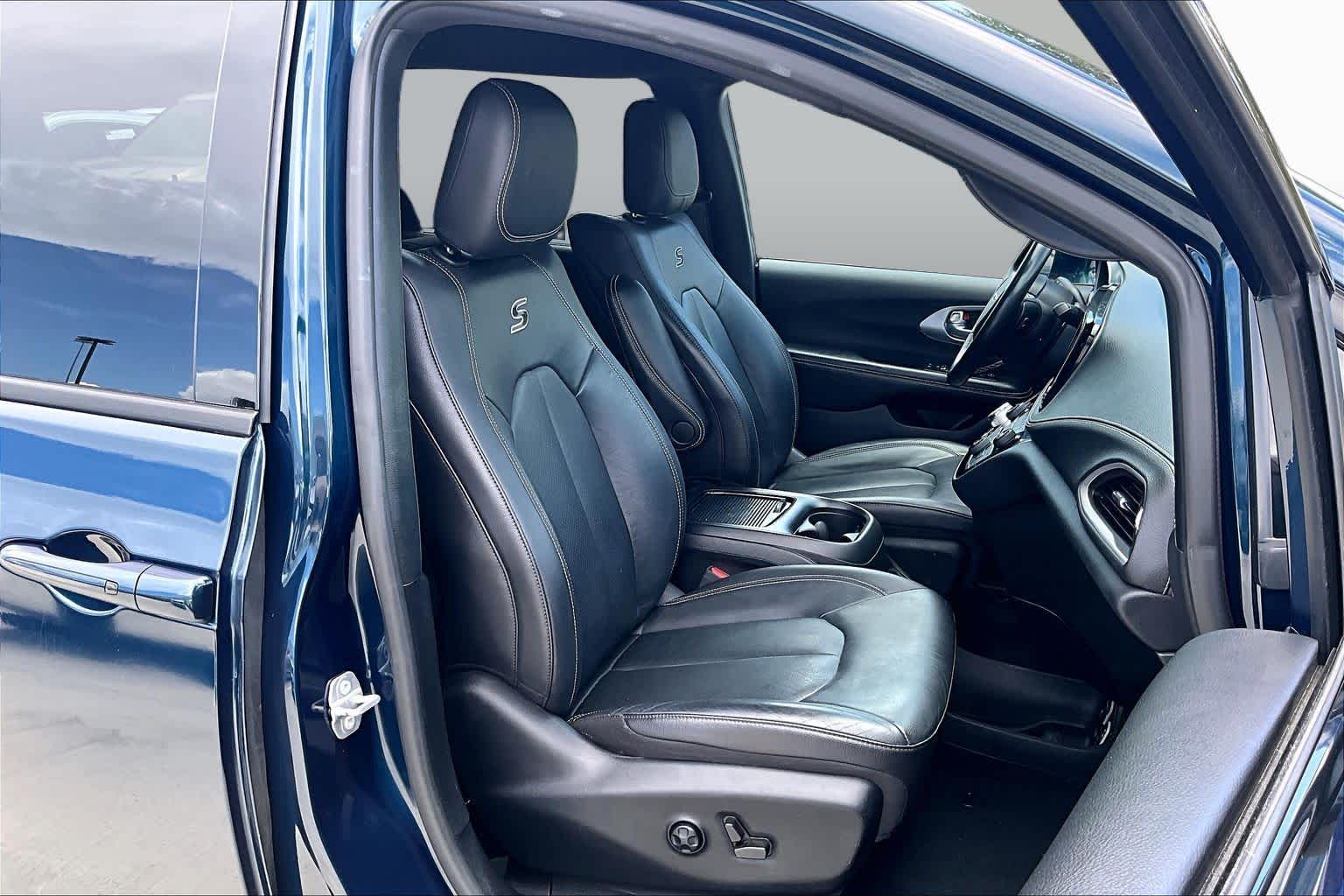 2021 Chrysler Pacifica Touring L Fathom Blue Pearlcoat at AutoNation Chevrolet Gulf Fwy