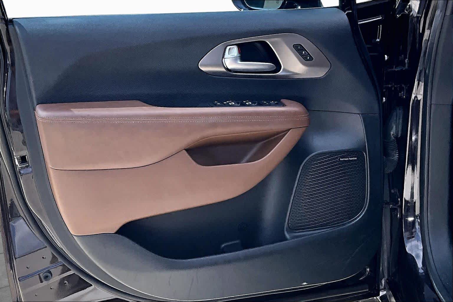 2017 Chrysler Pacifica Limited Dark Cordovan Pearlcoat at AutoNation USA Katy