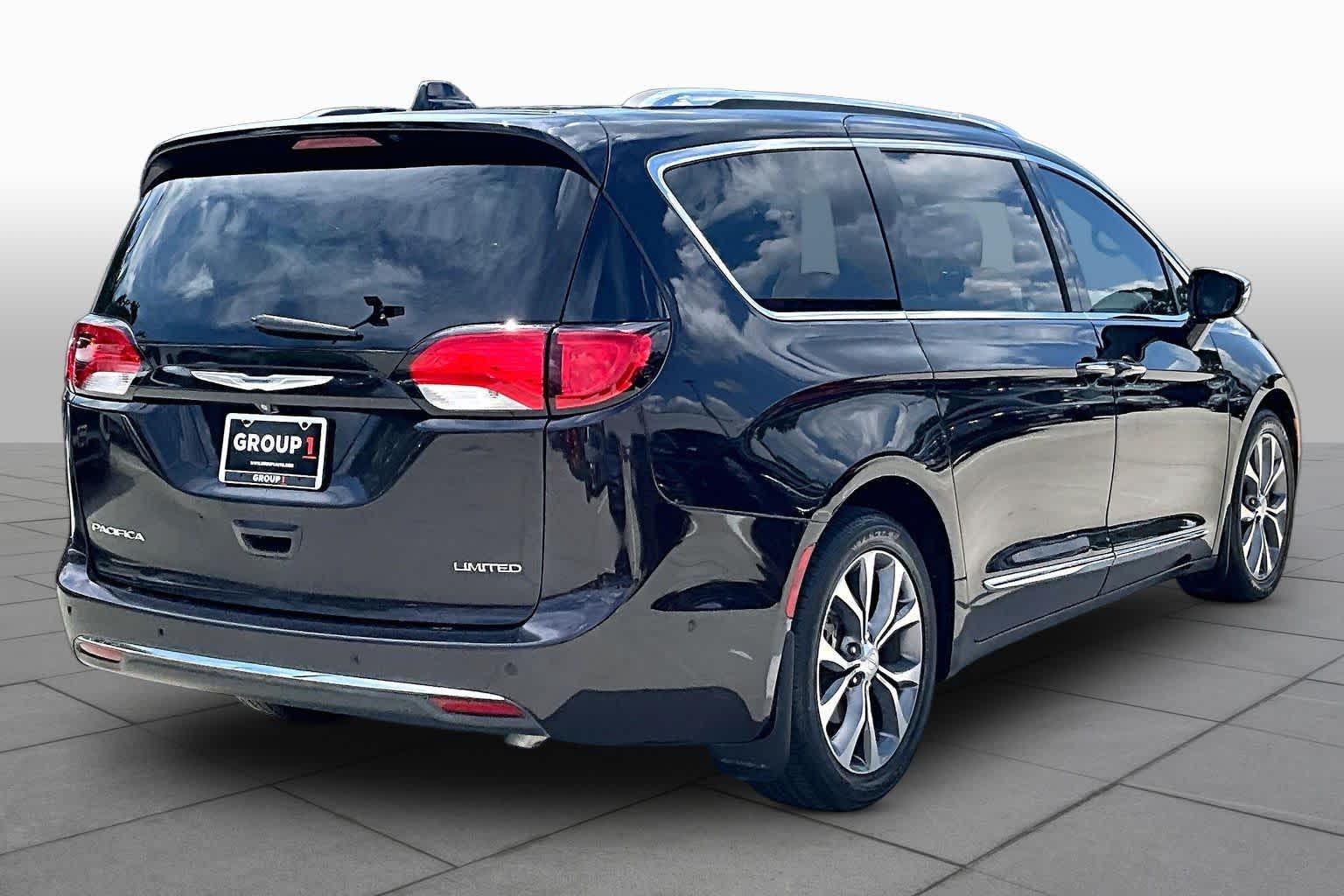 2017 Chrysler Pacifica Limited Dark Cordovan Pearlcoat at AutoNation USA Katy