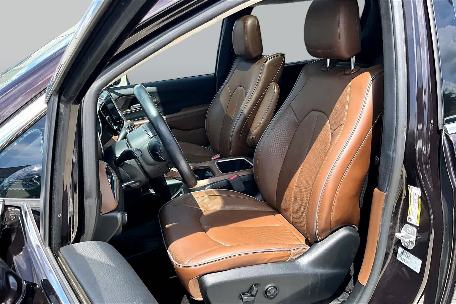 2017 Chrysler Pacifica Limited Dark Cordovan Pearlcoat at AutoNation USA Katy