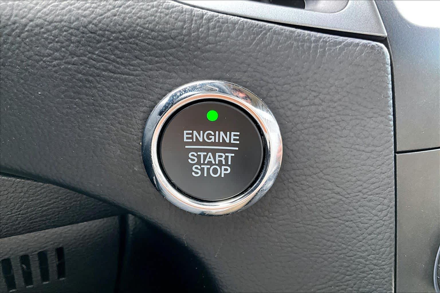 2020 Ford Edge SE Agate Black at Tomball Ford