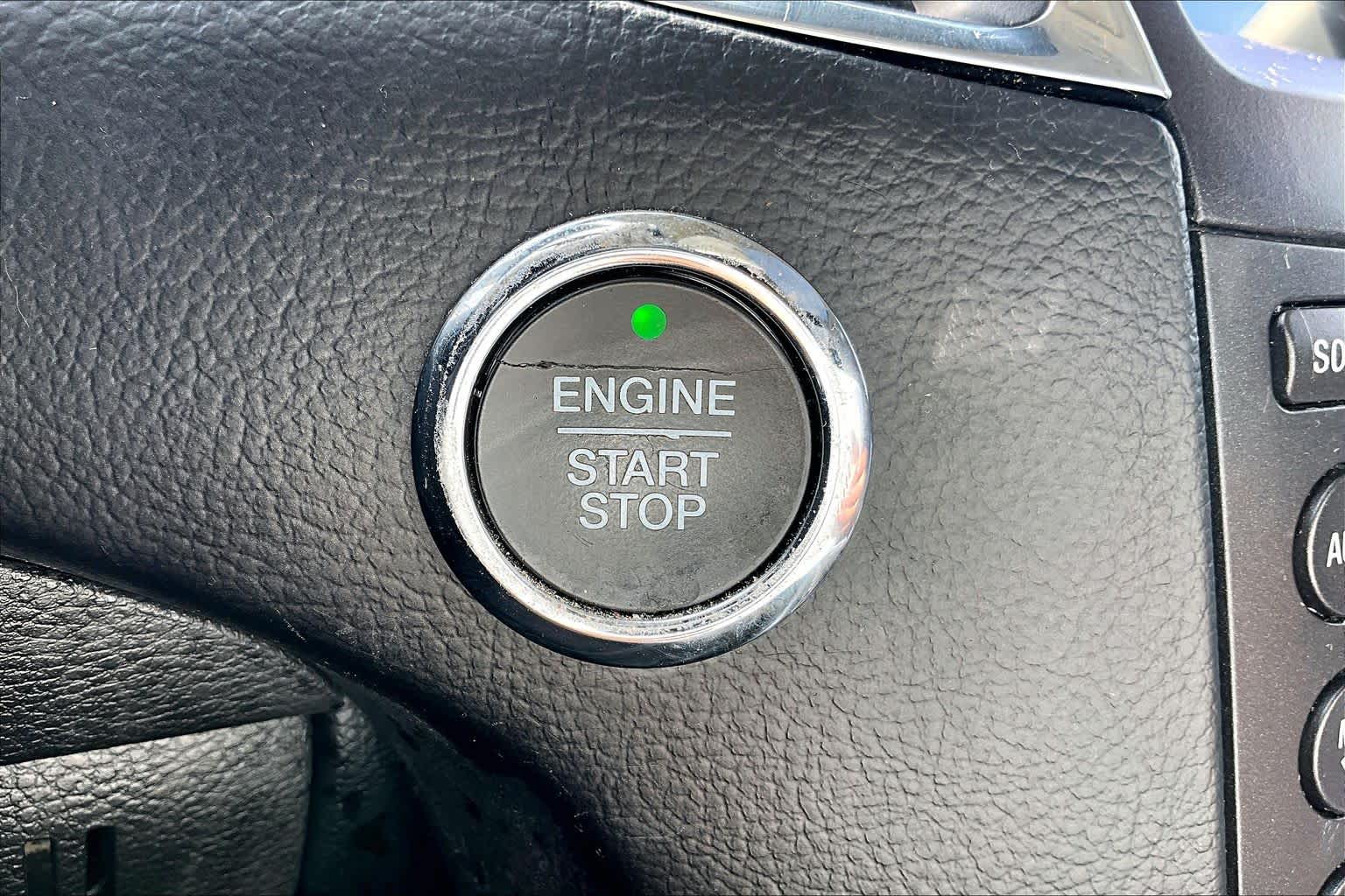 2018 Ford Edge photo 30 of 32