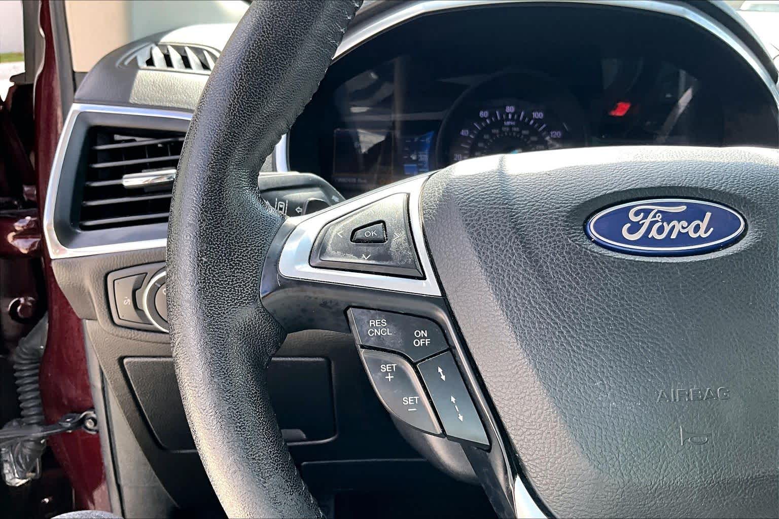 2018 Ford Edge photo 21 of 32