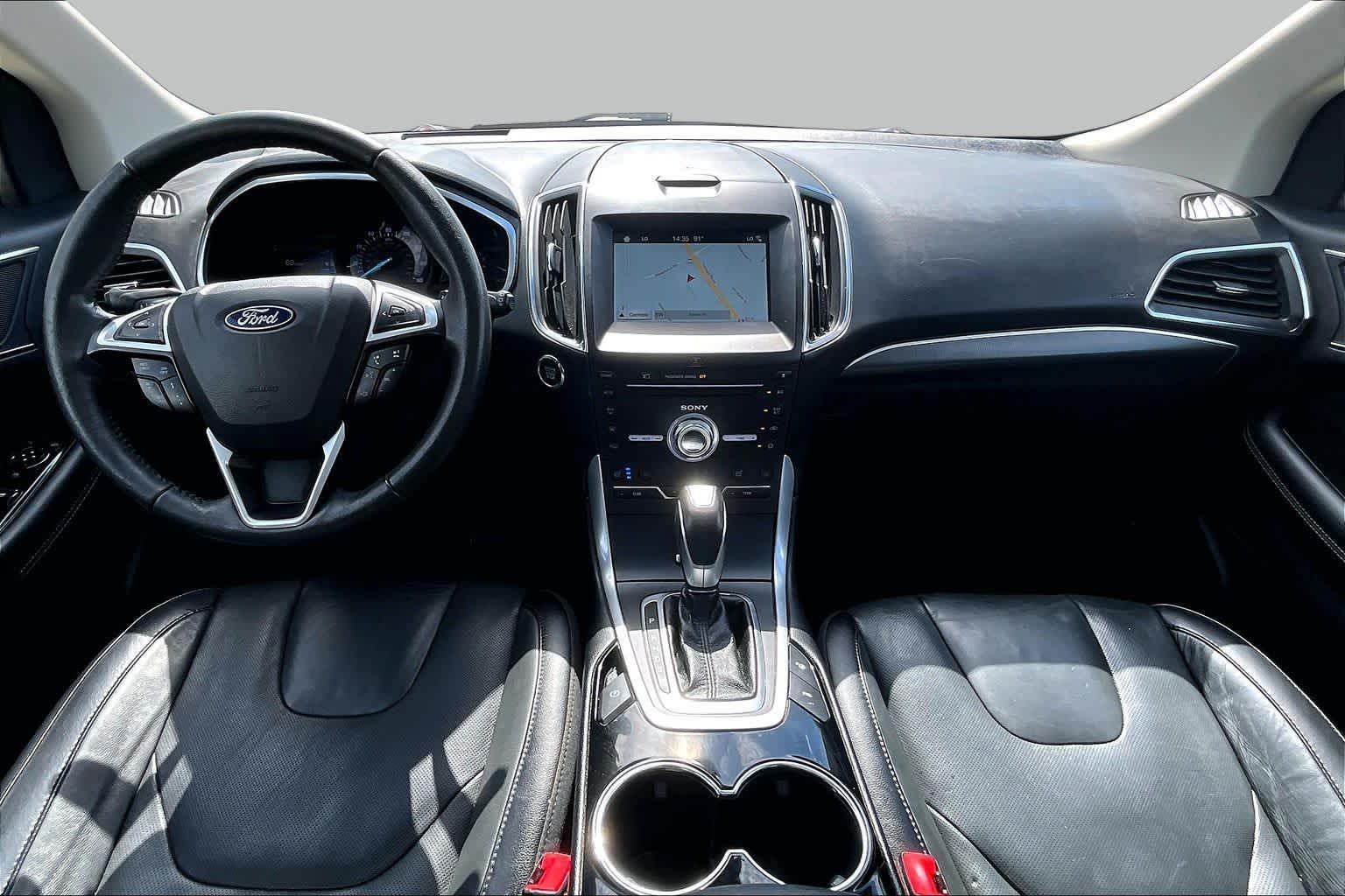 2018 Ford Edge photo 13 of 32